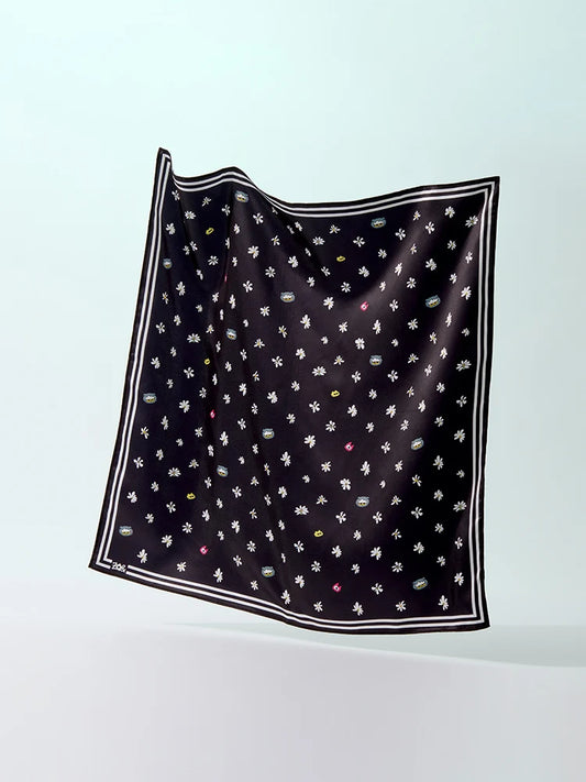 ZO&FRIENDS - ZOA Signature Scarf (Black / White)
